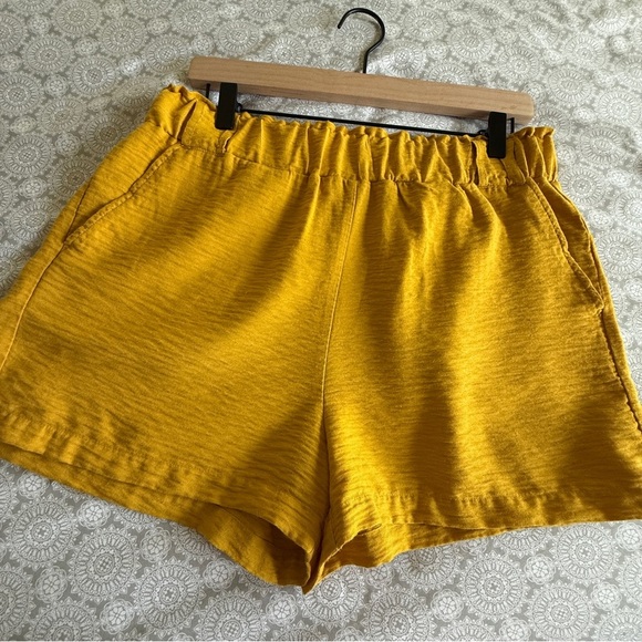 Hem & Thread Mustard Yellow High Waist Shorts Size L - Picture 3 of 9